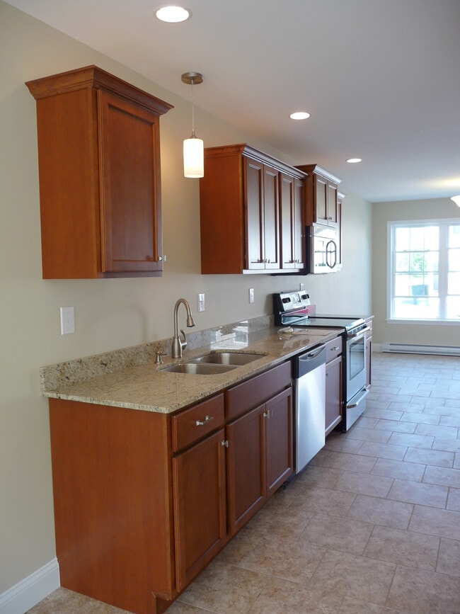 SS appliances - 4 Terrace West Way