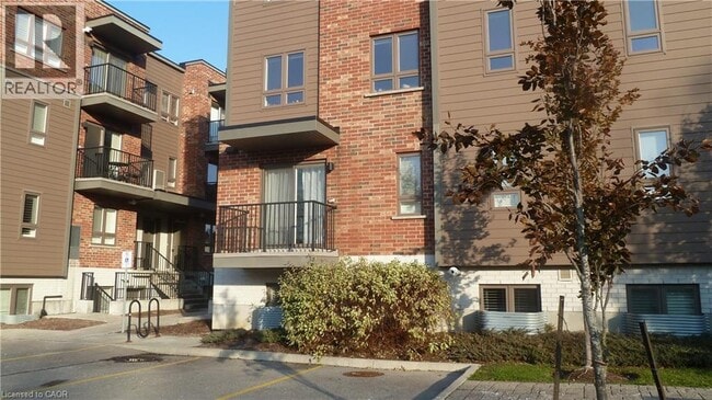 Building Photo - 361 Lancaster St W