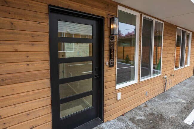 Foto del edificio - One year old townhome