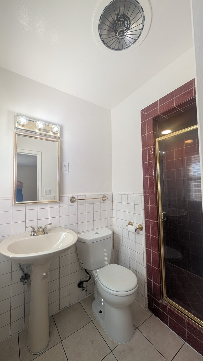 Foto del edificio - 1618 S Meeker Ave