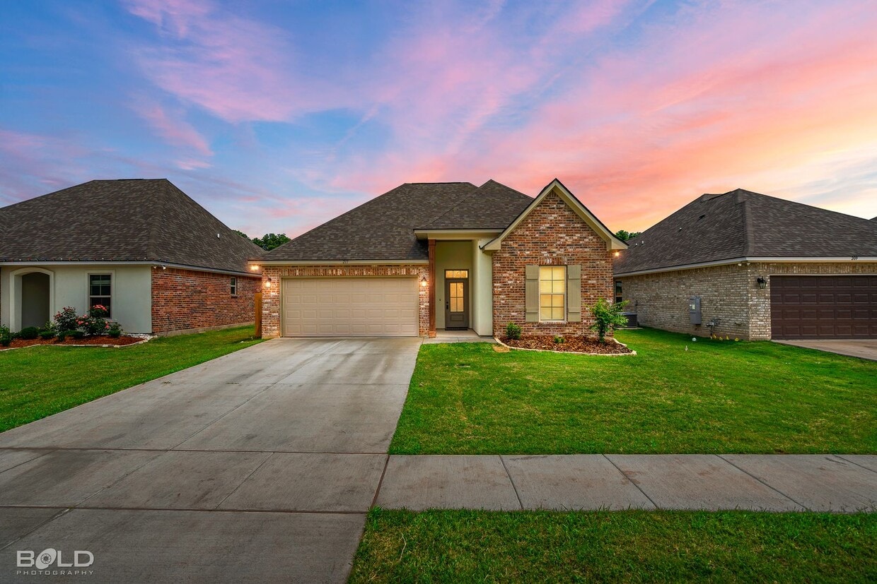 Primary Photo - Beautiful 3 bedrooms 2 bathrooms