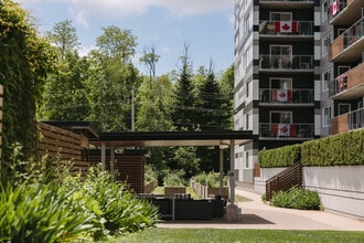 Building Photo - Avonhurst Gardens