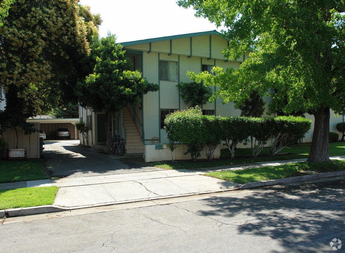 Foto del edificio - 486 Doyle Rd