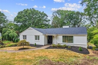 Building Photo - 207 Farmington Rd