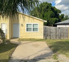 Building Photo - 6316 Sunset Ave