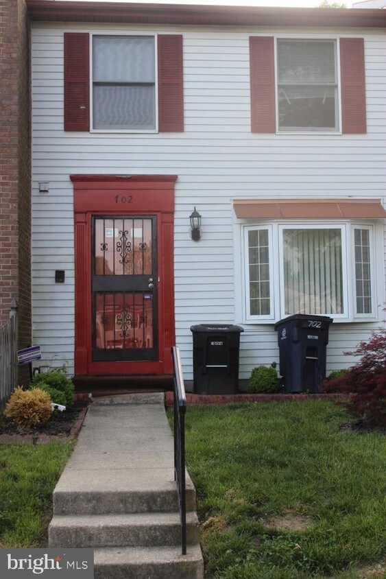 Primary Photo - 702 Green Willow Pl