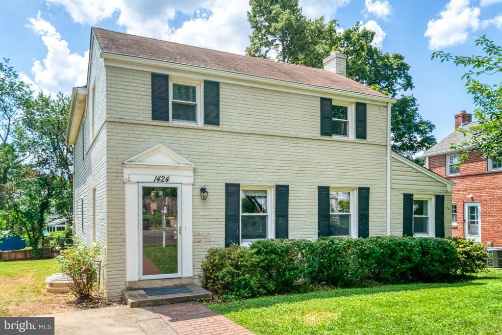 Foto principal - 1424 N Longfellow St