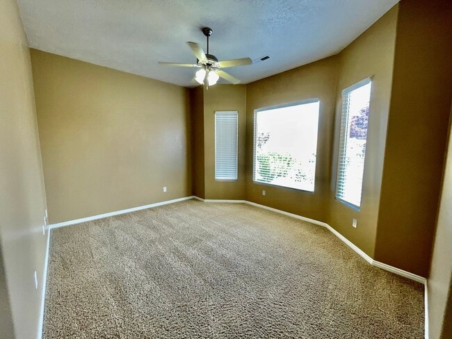 Building Photo - Adorable Home is Mirage Estates at Southgate