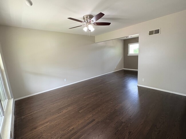 Building Photo - 10415 Antrim Dr