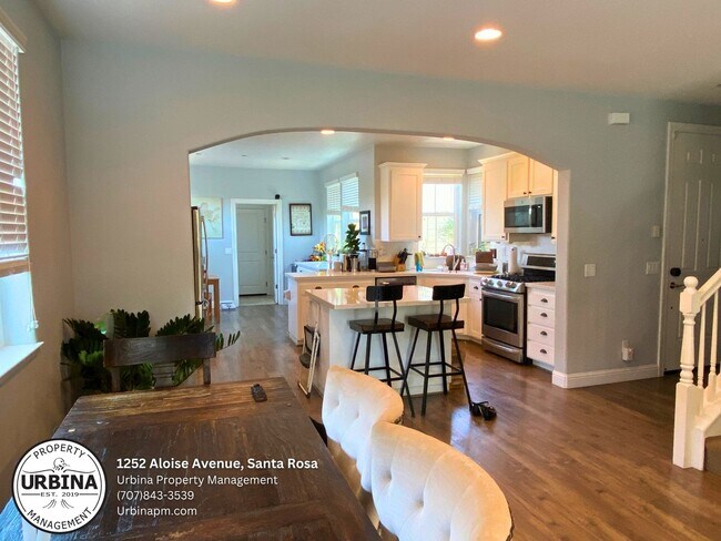 Foto del edificio - Newer Home, Beautiful Santa Rosa Property!