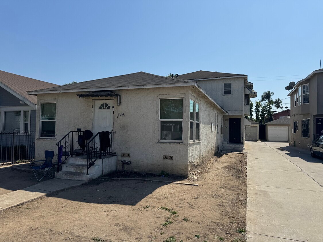 Foto principal - 1310 W 89th St