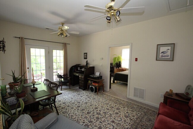 Foto del edificio - 231 Rivergate Dr