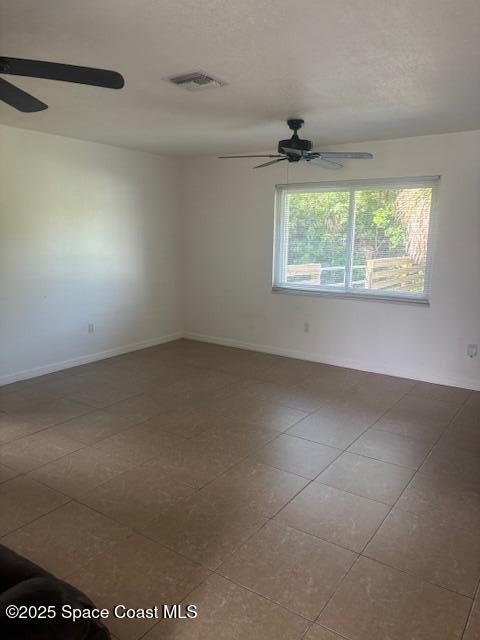 Building Photo - 2947 Redgrove Dr NE