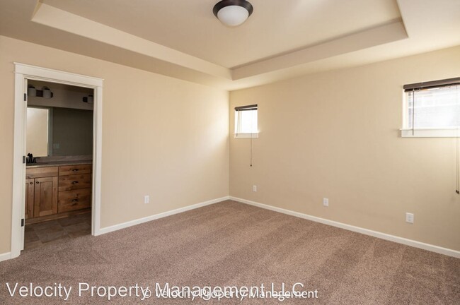 Building Photo - 3 br, 2.5 bath House - 20797 NE Sierra Dr.