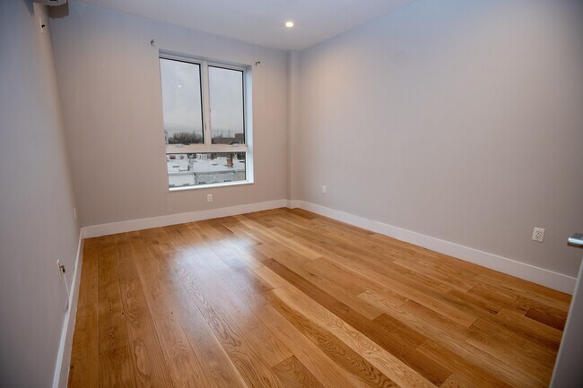 Master Bedroom - 139 Grove St