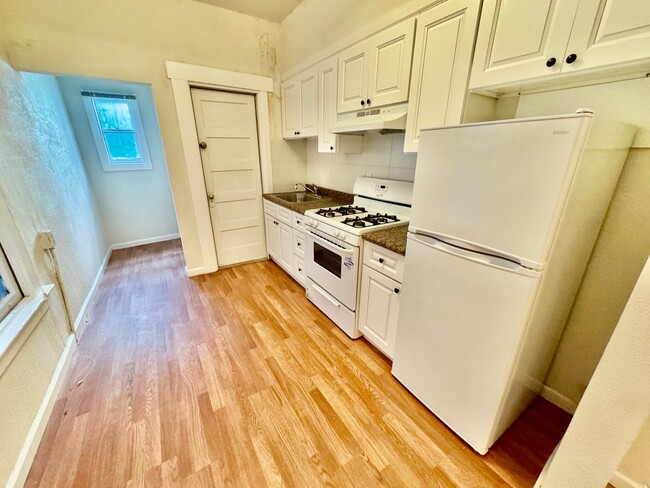 Photo - 712-716 Natoma Street Apartment