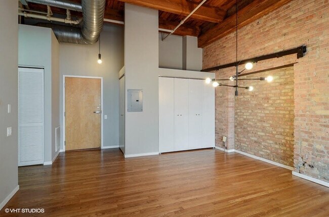 Building Photo - 1727 S Indiana Ave