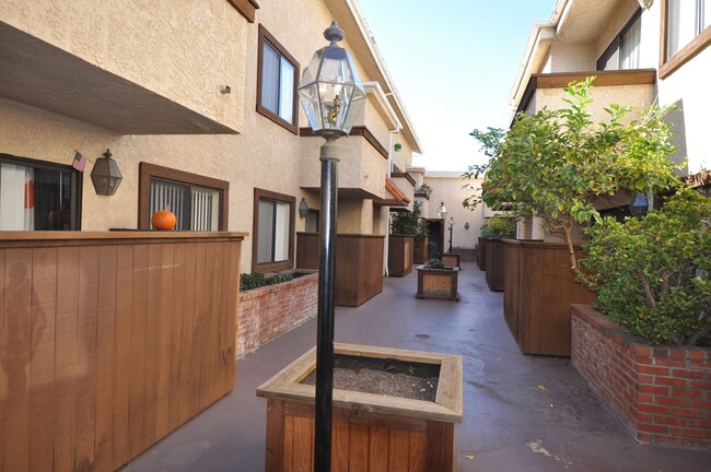 Building Photo - 14710