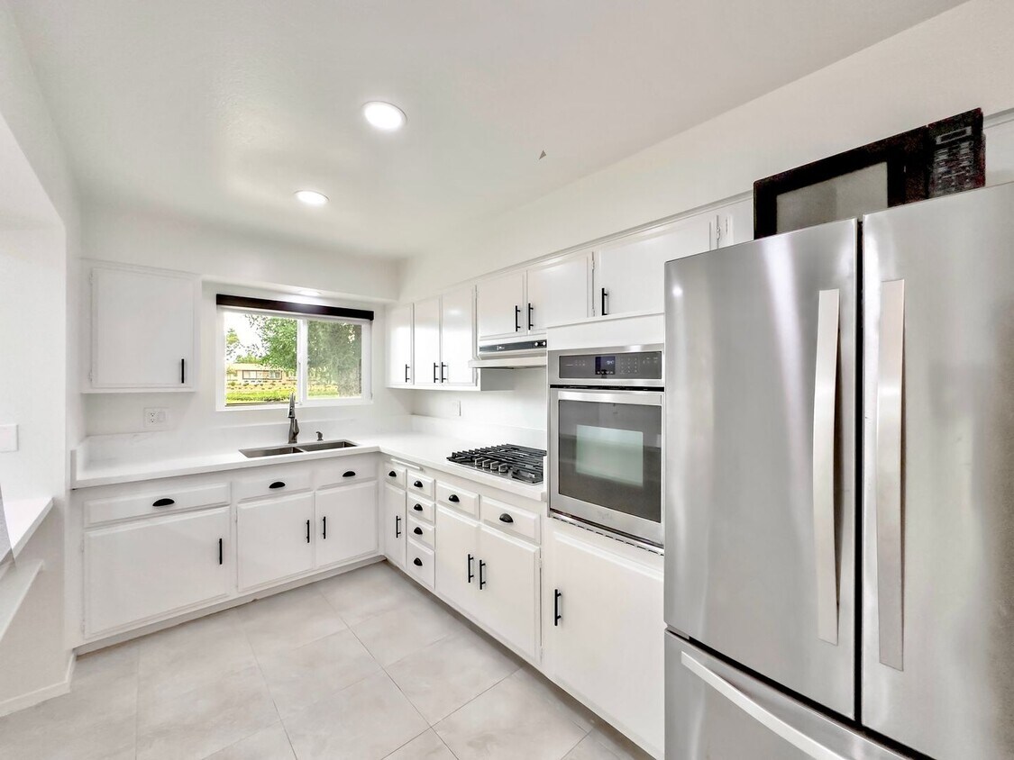 Primary Photo - Charming, newly remodeled 1-bedroom, 1-bat...
