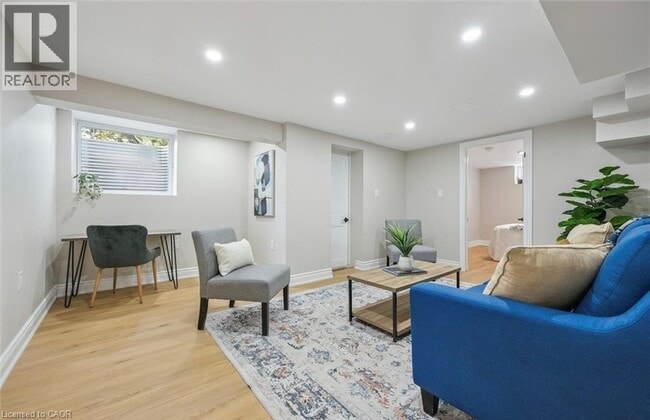 Building Photo - 56 Dover St