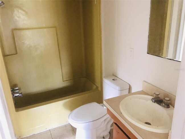 Building Photo - 1223 E Parker St