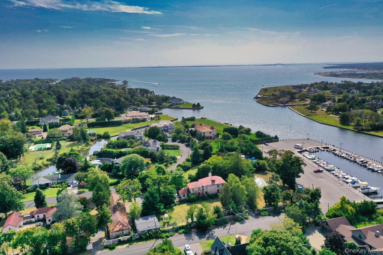 Primary Photo - 34 Maple St