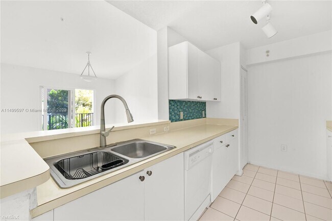 Building Photo - 3 br, 2 bath House - 15460 SW 284th St Uni...