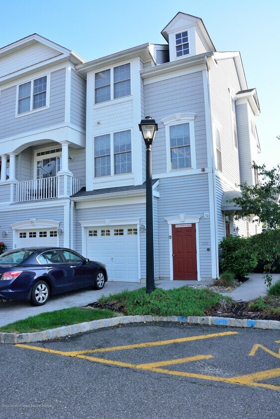 30 Skimmer Ln, Port Monmouth, NJ 07758 Townhome Rentals in Port