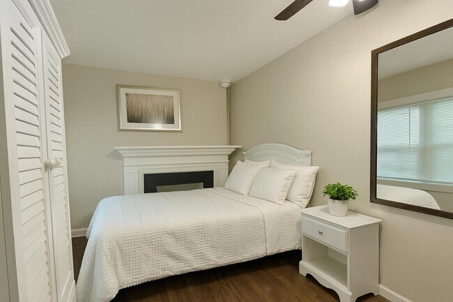 Foto del edificio - 753 Charlotte Pl NW