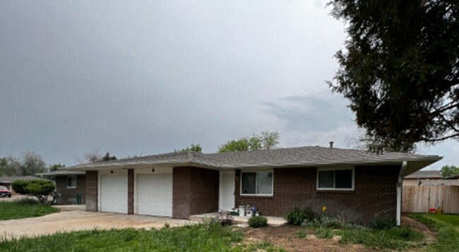 Foto del edificio - Newly Renovated 2 Bed 1 Bath Duplex in Nor...
