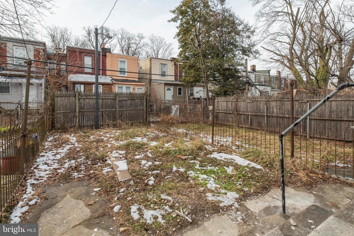 Primary Photo - 5938 N Beechwood St