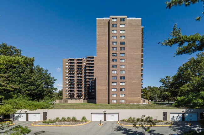 Building Photo - Hallmark Condominium