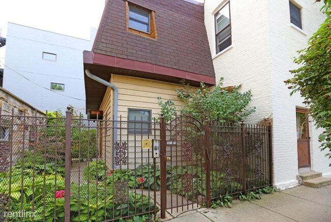 Foto del edificio - 2823 W Shakespeare Ave
