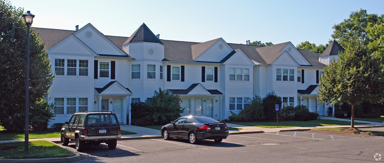 150 Victorian Ln, Medford, NY 11763 Apartments in Medford, NY