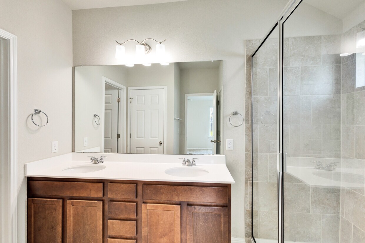 Foto principal - 145 Pine Island Ln