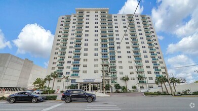 Building Photo - 3000 S Ocean Dr