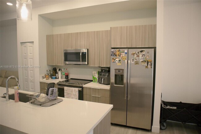 Foto del edificio - 7819 NW 104th Ave