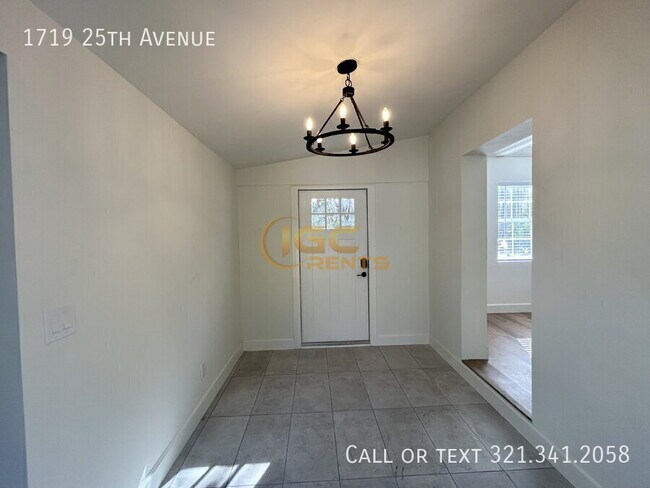 Building Photo - 1719 25th Ave