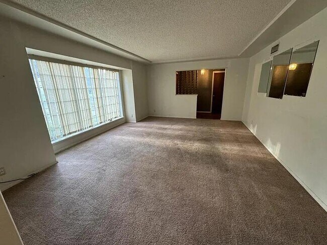 Foto del edificio - 816 Ridgecrest St