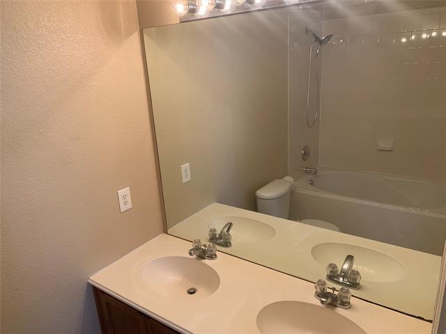 Foto del edificio - 1517 Waters Edge Dr