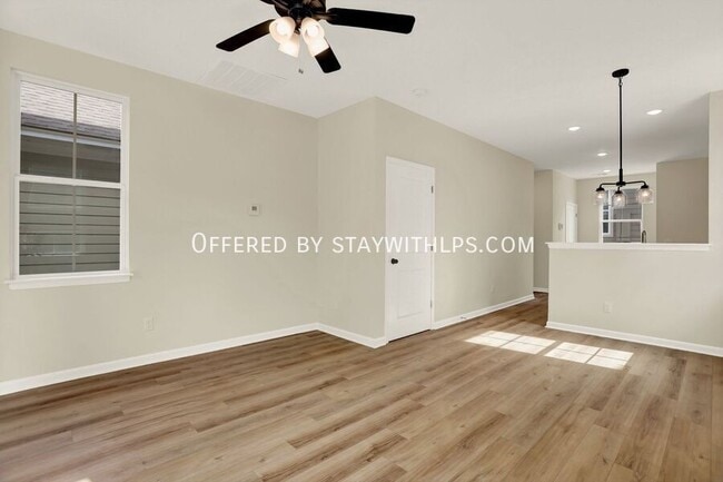 Building Photo - 162 Keel Ave