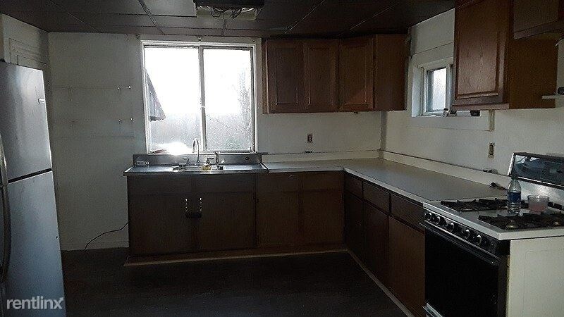 Primary Photo - 3 br, 1 bath House - 54 Schott Road