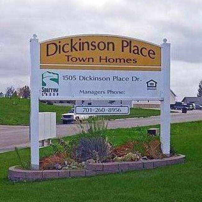 Foto del edificio - Dickinson Townhomes