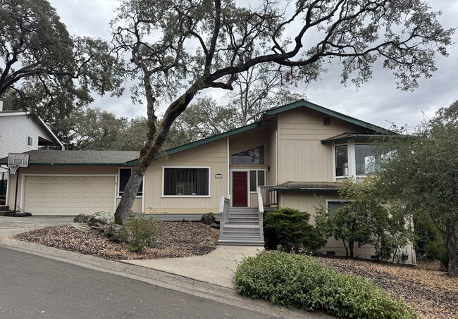 Building Photo - 1010 Westwood Ct