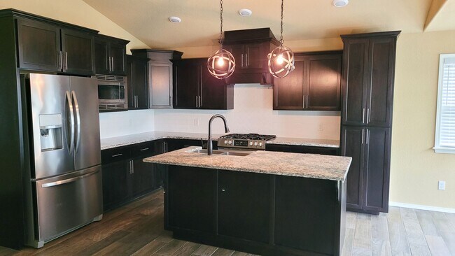 Building Photo - Available this July! Gorgeous 3 bed 2 bath...