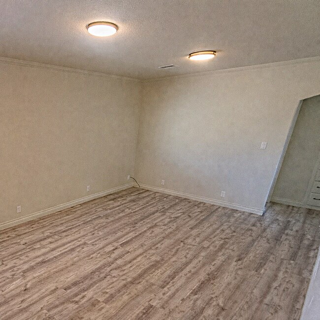 Foto del edificio - NEW Remodeled 1 Bedroom with BONUS ROOM!