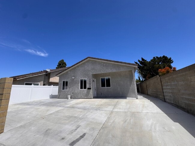 Building Photo - ADU Fountain Valley