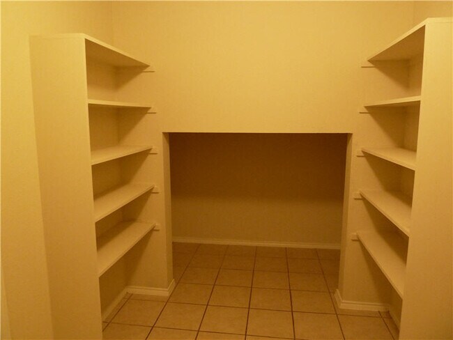 Building Photo - 4203 Falcon Dr