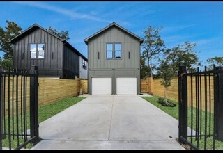 Building Photo - 7911 Lynette St