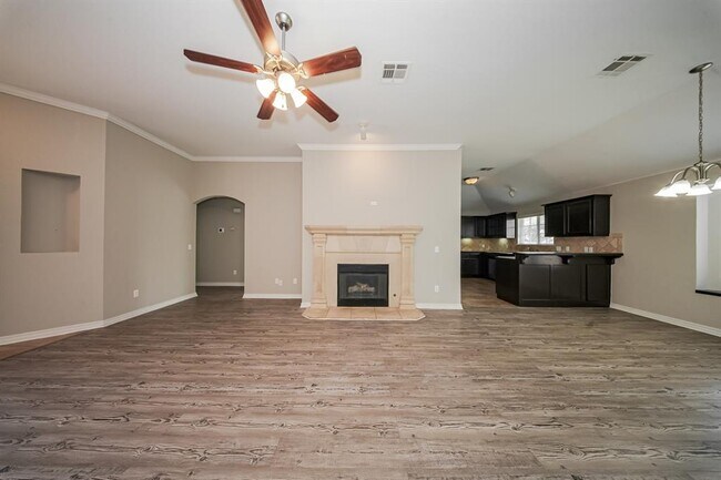 Foto del edificio - 9423 Peachtree Ln